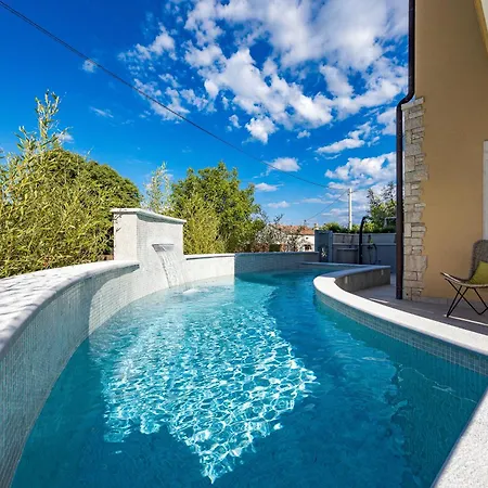 Casa Dika Pool & Lounge - Happy וילה