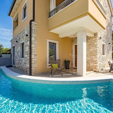 Casa Dika Pool & Lounge - Happy *