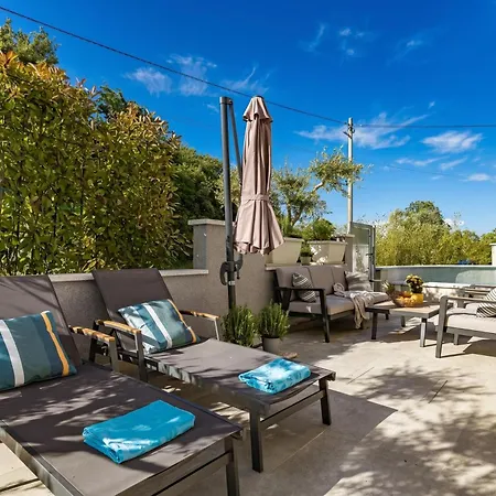 Casa Dika Pool & Lounge - Happy Villa